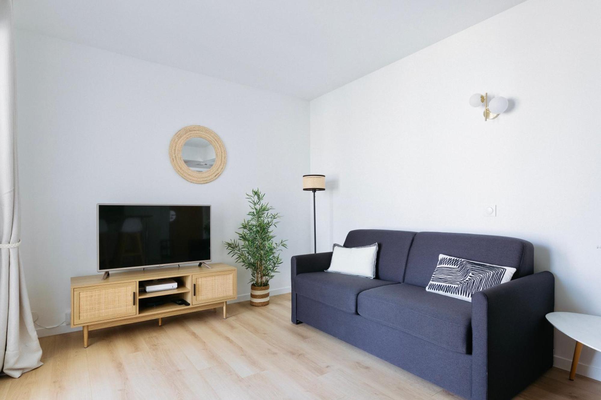 Apartment Magnifique 2 Pieces Avec Terrasse, Paris La Defense *