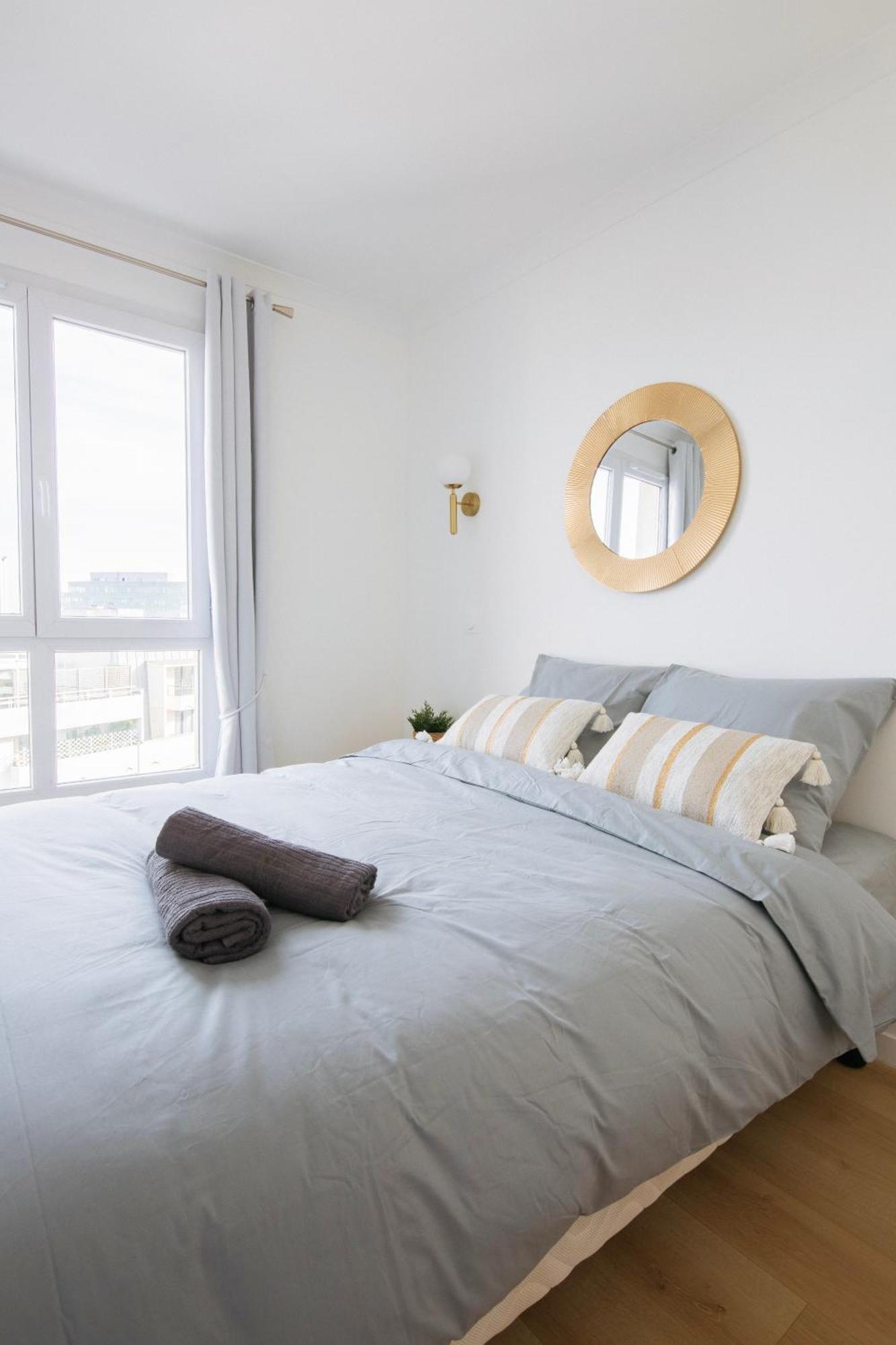 Apartment Magnifique 2 Pieces Avec Terrasse, Paris La Defense Courbevoie