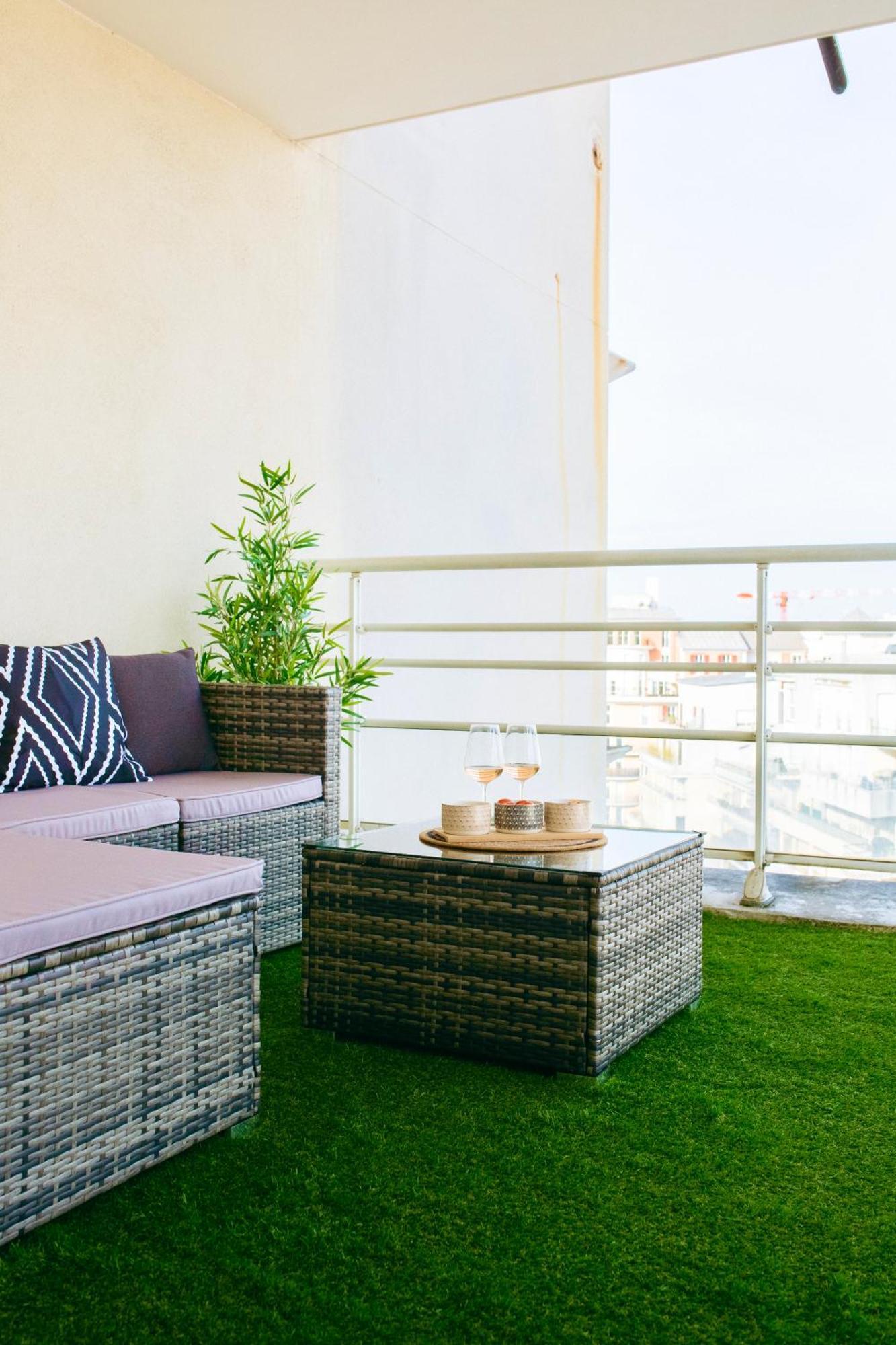 Apartment Magnifique 2 Pieces Avec Terrasse, Paris La Defense *